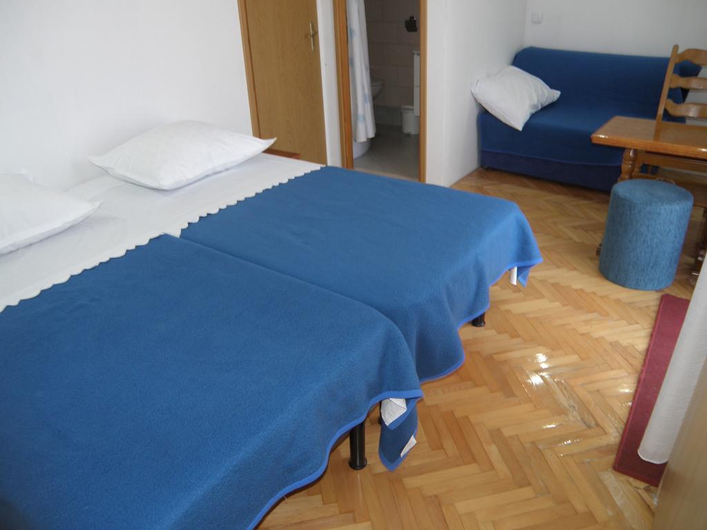 Kristina, I Soba Apartment Primosten